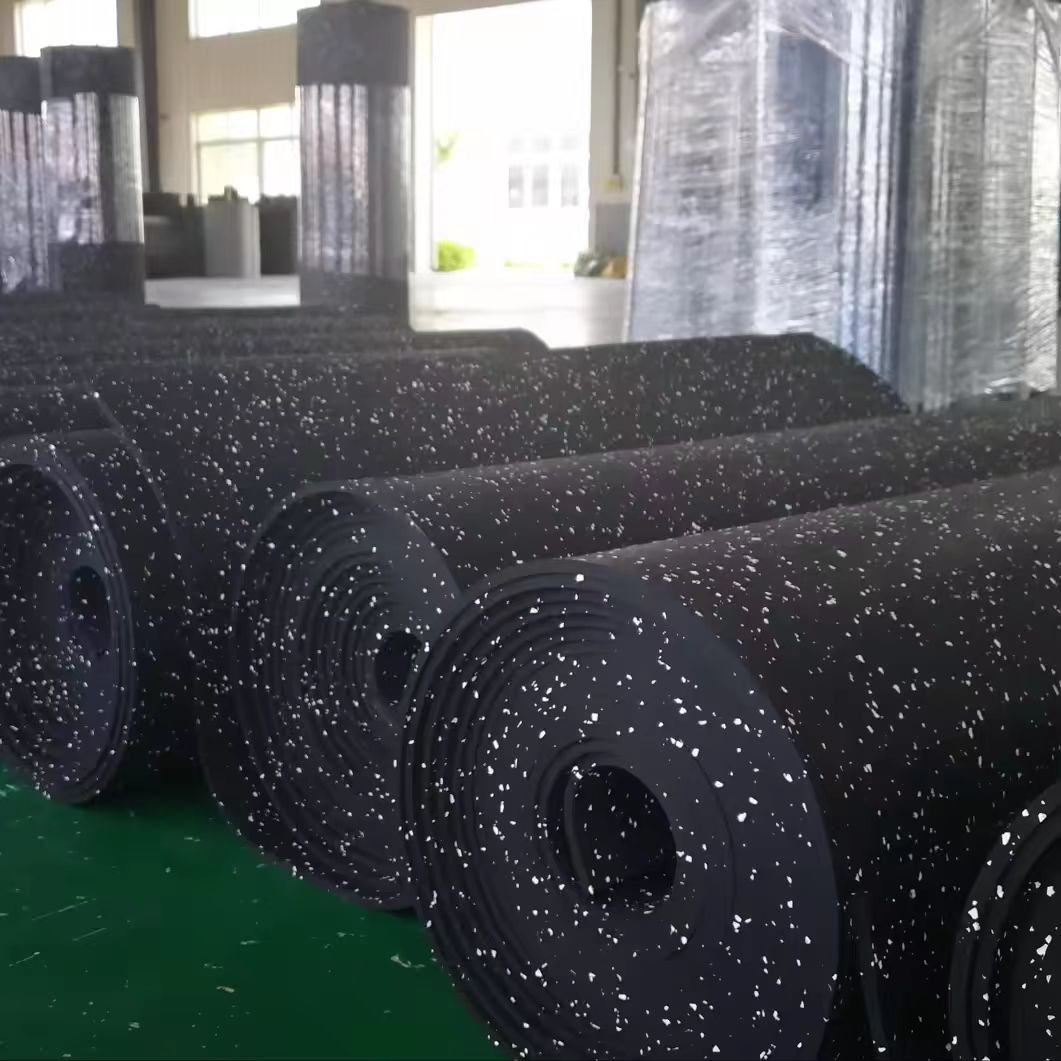 Commercial rubber gym flooring rolls with speckled finish