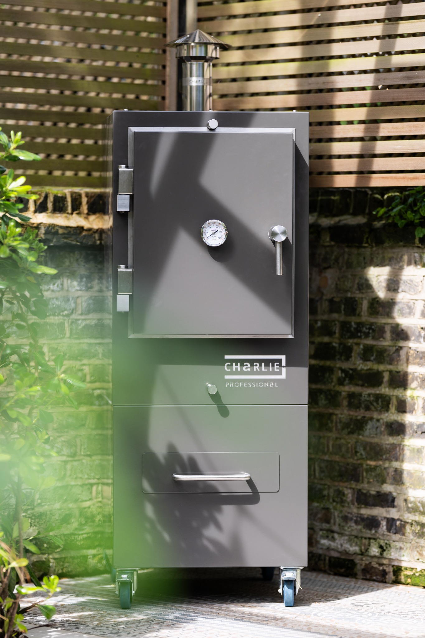 Charlie Professional outdoor charcoal oven