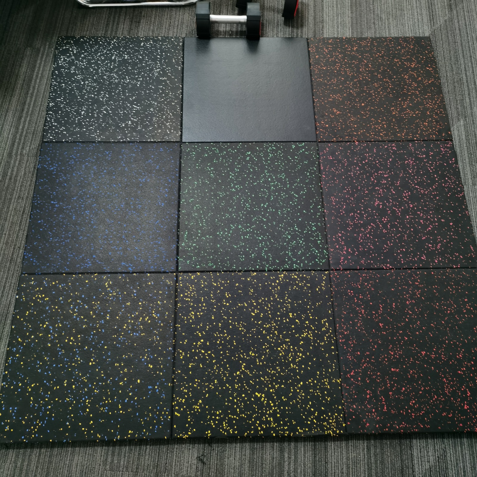 Rubber gym flooring colour and EPDM fleck sample grid