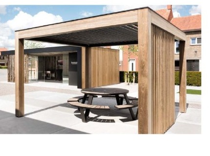 Timber louvred pergola with adjustable roof